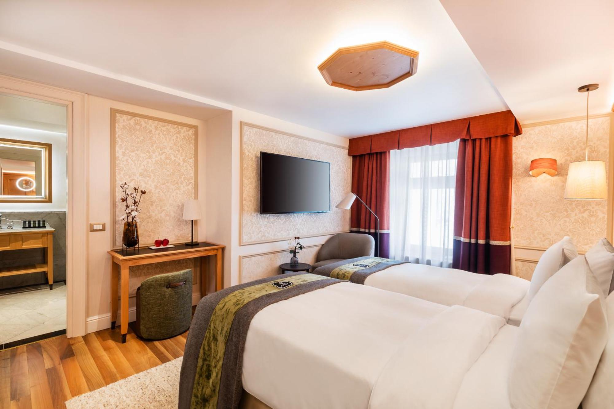 Hotel Flueela Davos - The Unbound Collection By Hyatt Luaran gambar